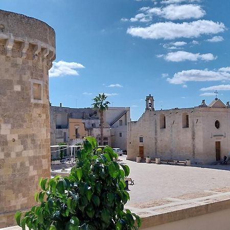 Casa Vacanze Fronte Castello มาร์ตาโน ภายนอก รูปภาพ